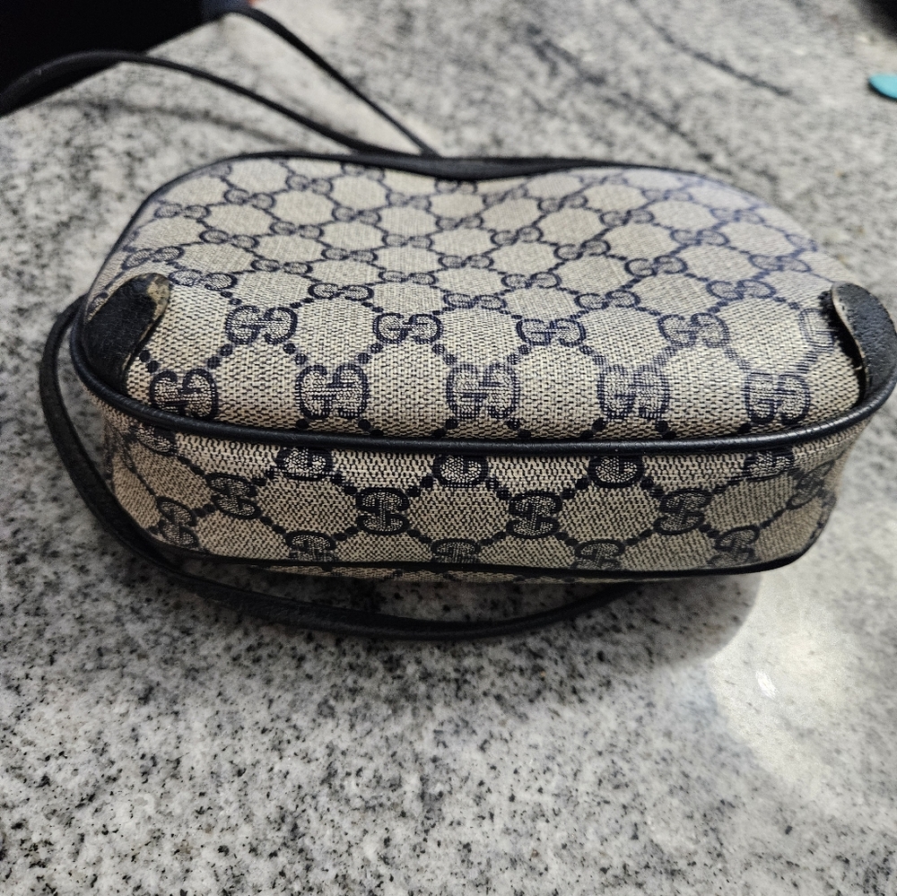 Vintage Gucci crossbody small purse - Picture 5 of 6